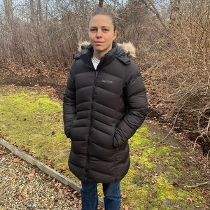 Marmot down women’s Montréal parka never worn outdoors